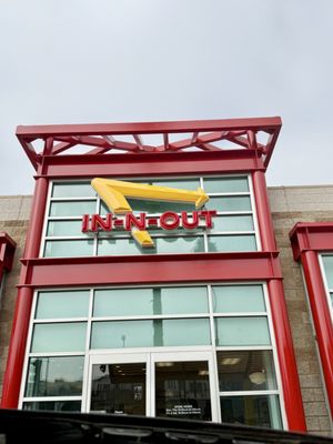 In-N-Out Burger by null