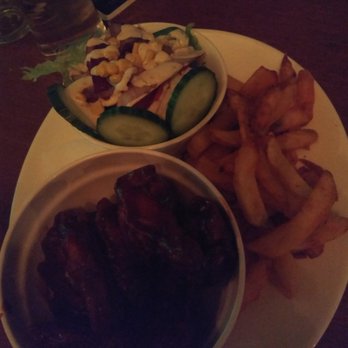 The Auld Rogue - Wings comes with fries and a salad.. Should specify dressing before ordering. - Irish Near Me - Stuttgart, BW The Auld Rogue - Wings comes with fries and a salad.. Should specify dressing before ordering. - Irish Near Me - Stuttgart, BW