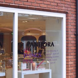 Pandora - Stratford - Pandora Stratford-Upon-Avon Store