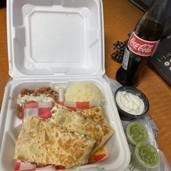 Tacomania Food Truck - Chicken quesadilla with rice and beans