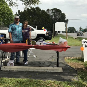 Hen Crow Insurance - Duane and Michelle at Hen-Crow's annual BBQ that's always open to the public! - Auto Insurance Near Me - Spring Branch, Texas