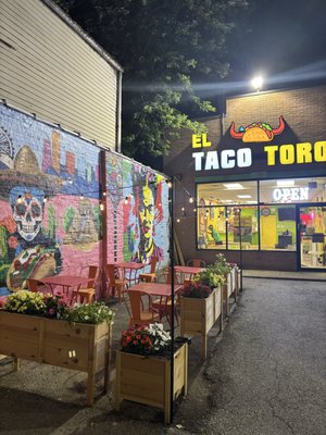 El Taco Toro by null