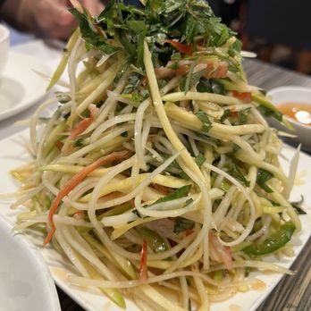 Dong Que Restaurant - Mango and squid papaya salad - Vietnamese Near Me - San Jose, California Dong Que Restaurant - Mango and squid papaya salad - Vietnamese Near Me - San Jose, California