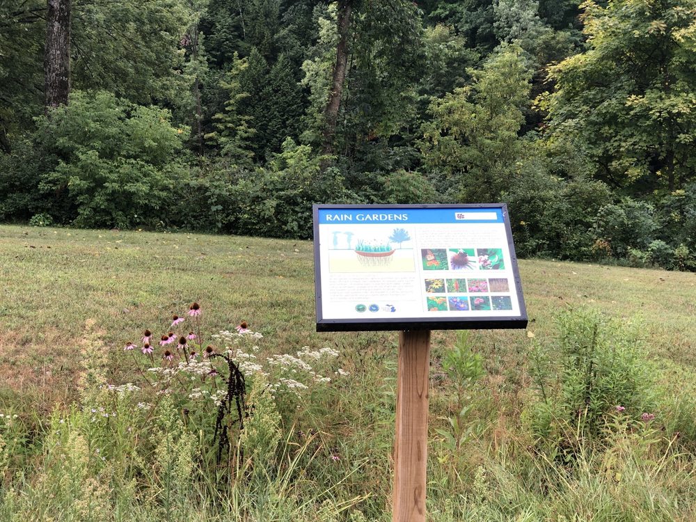 Henning County Park Logo