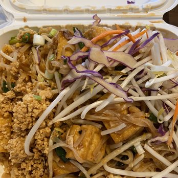 Thai Thani Kitchen - Pad thai with tofu - Thai Near Me - Seattle, Washington