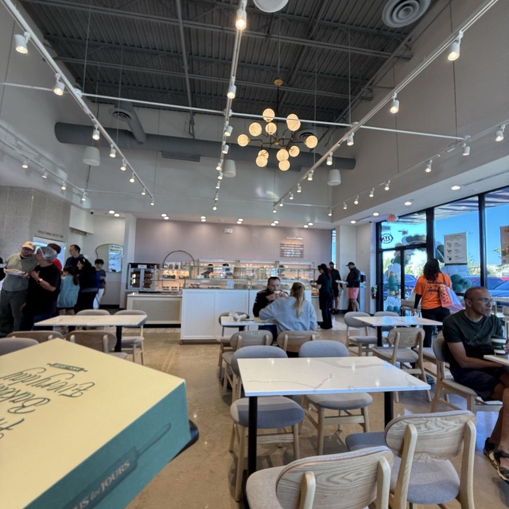 Tous Les Jours - inside - Bakeries Near Me - Fulshear, Texas Tous Les Jours - inside - Bakeries Near Me - Fulshear, Texas