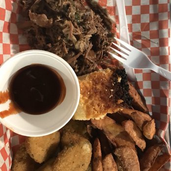 Daddy D'z BBQ Joynt - Brisket w/fried zucchini and potato wedges - Barbeque Near Me - Atlanta, Georgia Daddy D'z BBQ Joynt - Brisket w/fried zucchini and potato wedges - Barbeque Near Me - Atlanta, Georgia