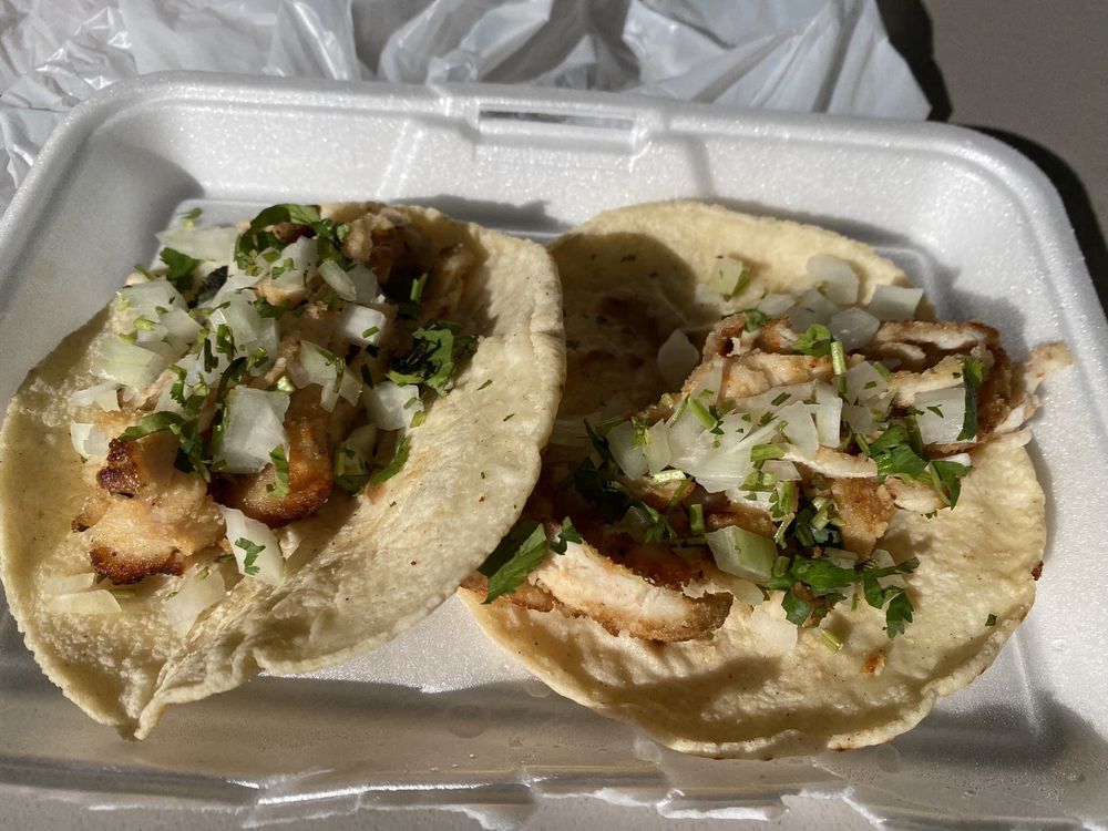 Las Morelenses Taqueria Logo