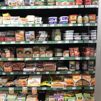 Kroger - shelves of food in a grocery store - Grocery Near Me - Savannah, Georgia Kroger - shelves of food in a grocery store - Grocery Near Me - Savannah, Georgia