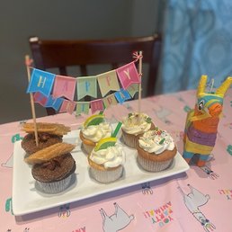 Cinco de Mayo themed cupcakes! Cinco de Mayo themed cupcakes!