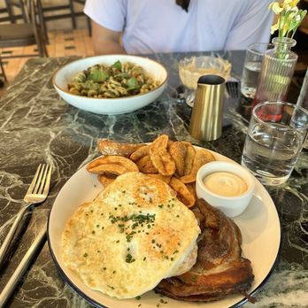 Poeta - Eggs potatoes and ham - Italian Near Me - Austin, Texas Poeta - Eggs potatoes and ham - Italian Near Me - Austin, Texas