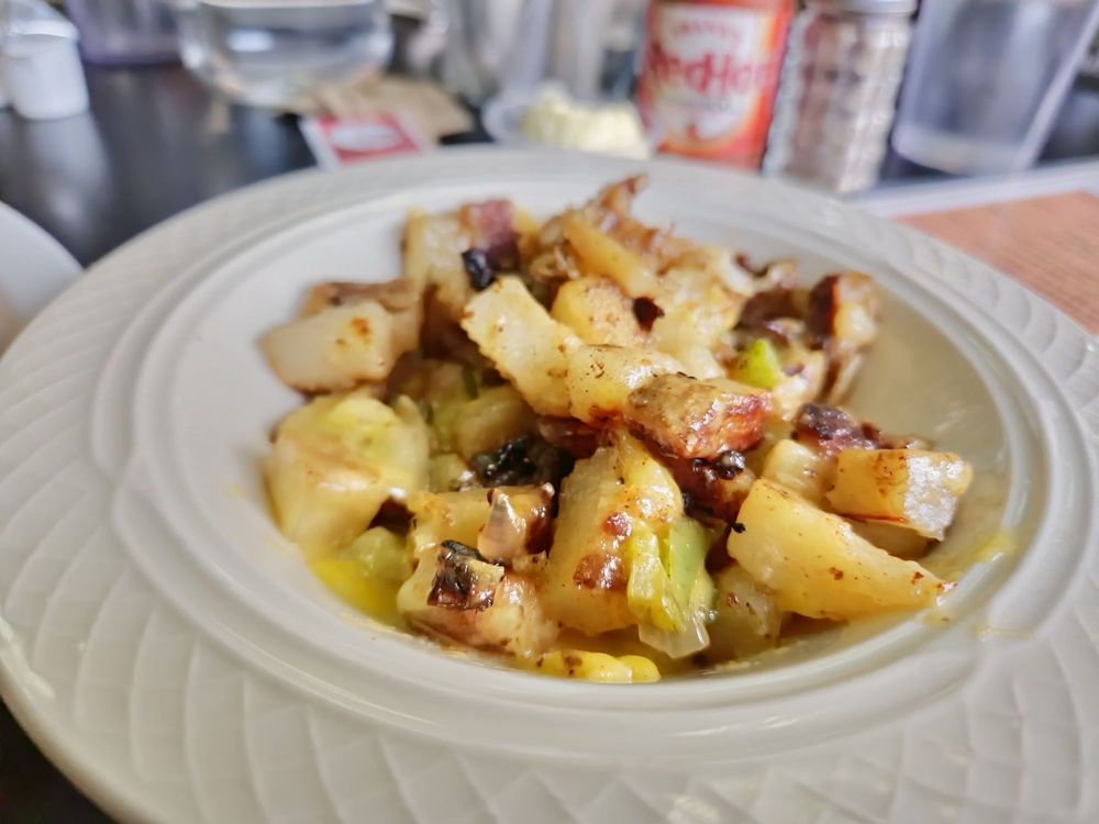 COFFEE MAKES YOU BLACK Updated October 2024 52 Photos & 62 Reviews