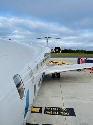 Charlottesville–Albemarle Airport by null