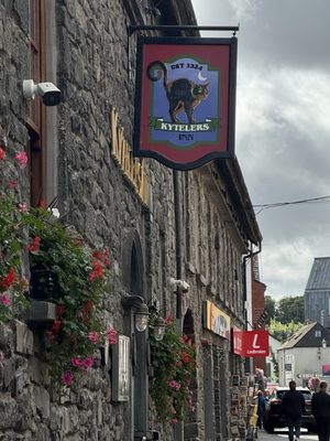 Kyteler's Inn by null