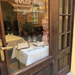 Antica Osteria Le Mura - Exterior