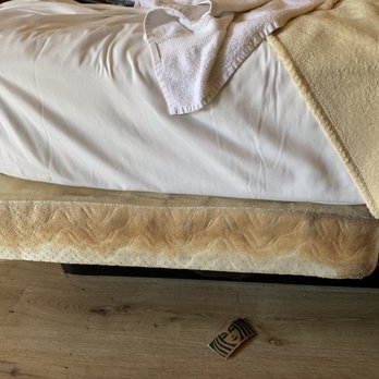 Rodeway Inn Fallbrook Downtown - Dirty mattress - Hotels Near Me - Fallbrook, California Rodeway Inn Fallbrook Downtown - Dirty mattress - Hotels Near Me - Fallbrook, California