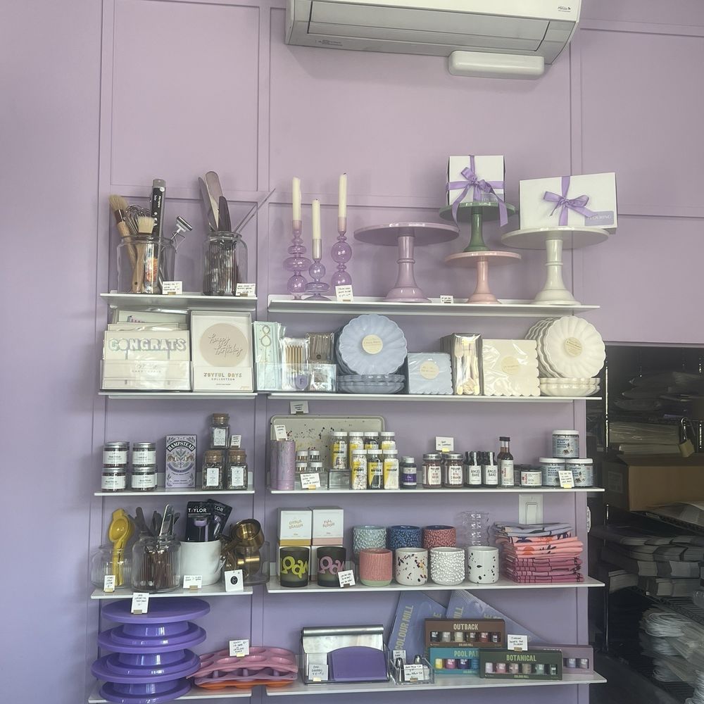 Flouring Cake Shop - Inside they have cute cake decorations - Patisserie/Cake Shop Near Me - Los Angeles, California Flouring Cake Shop - Inside they have cute cake decorations - Patisserie/Cake Shop Near Me - Los Angeles, California