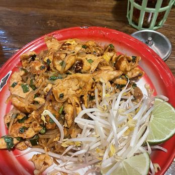 Degthai - chicken CLASSIC PAD THAI - Thai Near Me - Nashville, Tennessee Degthai - chicken CLASSIC PAD THAI - Thai Near Me - Nashville, Tennessee