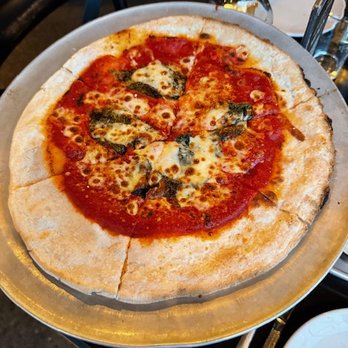 Britesmith Brewing - Williamsville - Gluten-free margarita pizza - Pizza Near Me - Williamsville, New York