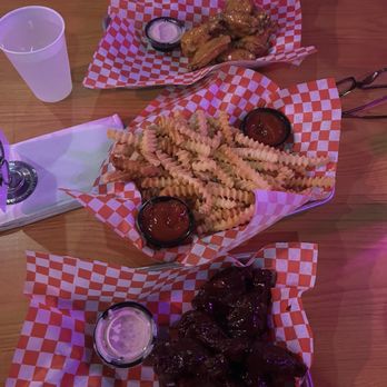 Da Bubs - ONE BITE WINGS BASKET OF CRINKLES - Chicken Wings Near Me - Raleigh, North Carolina