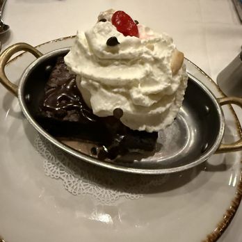 Old Ebbitt Grill - Dessert brownie sundae - Bars Near Me - Washington, DC, District of Columbia