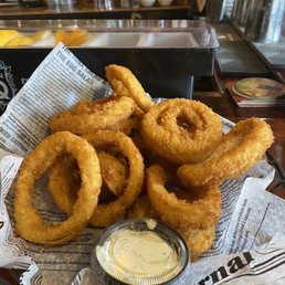 Crispy Onion Rings With Tartar Sauce