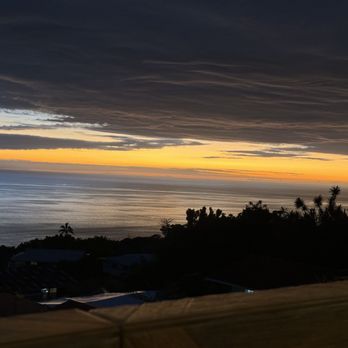 Shaka Tacoz - Sunset view outside - Mexican Near Me - Captain Cook, Hawaii Shaka Tacoz - Sunset view outside - Mexican Near Me - Captain Cook, Hawaii
