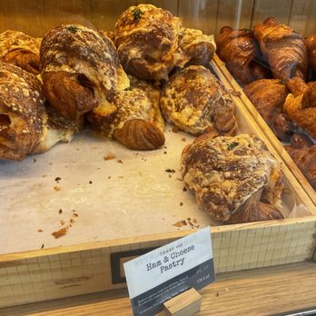 Paris Baguette - Patisserie/Cake Shop Near Me - Pittsburgh, Pennsylvania Paris Baguette - Patisserie/Cake Shop Near Me - Pittsburgh, Pennsylvania