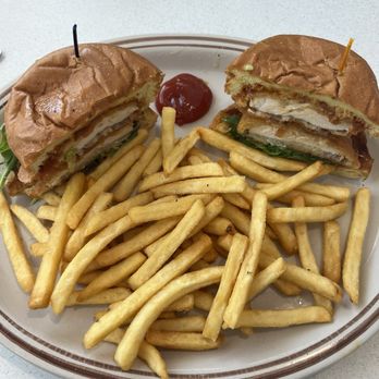 39° North - Murder She Wrote chicken sandwich - Waffles Near Me - Manahawkin, New Jersey