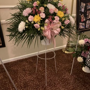 Colonial Flower Shop - Beautiful Spring Arrangement - Florists Near Me - Ronkonkoma, New York Colonial Flower Shop - Beautiful Spring Arrangement - Florists Near Me - Ronkonkoma, New York
