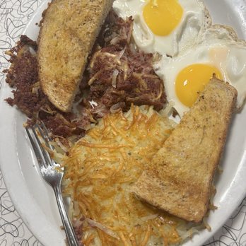 Denny's Diner - Corn hash - Breakfast & Brunch Near Me - Lake Delton, Wisconsin