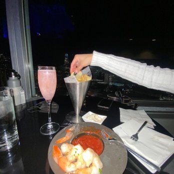 Cityscape - Sparkly holiday spritzer - Cocktail Bars Near Me - San Francisco, California Cityscape - Sparkly holiday spritzer - Cocktail Bars Near Me - San Francisco, California