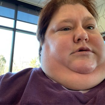 Gold Star - Me sitting at a table. - Fast Food Near Me - Alexandria, Kentucky