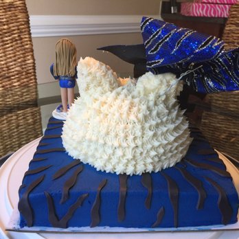 Sinfully Delicious Custom Bakery - Backside of cake - Bakeries Near Me - Lexington, North Carolina Sinfully Delicious Custom Bakery - Backside of cake - Bakeries Near Me - Lexington, North Carolina