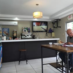 Bless Cafe - Tv. Coffee machine