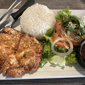 Pho 101 - Crispy chicken rice with garlic sauce - yum! - Vietnamese Near Me - Westminster, California Pho 101 - Crispy chicken rice with garlic sauce - yum! - Vietnamese Near Me - Westminster, California