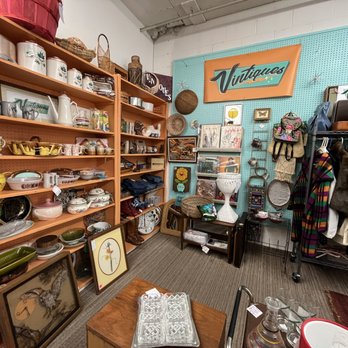 Barts Flea Market - Vintage Pyrex, ceramics, artwork, and eclectic clothing - Flea Markets Near Me - Cheyenne, Wyoming