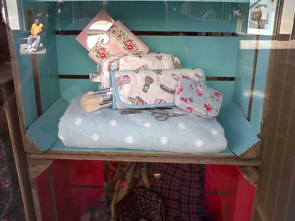 CATH KIDSTON 46 High Street, Winchester, Hampshire, United Kingdom
