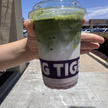Smoking Tiger Coffee Lab - Strawberry matcha - Cafes Near Me - Huntington Beach, California
