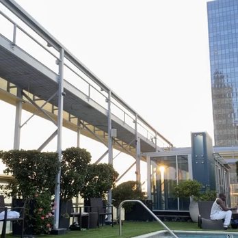 TENTEN Wilshire - Rooftop pool - Apartments Near Me - Los Angeles, California