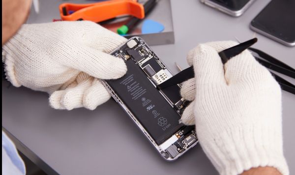 Hardware Repair - We removed the back glass safely before we start removing screws from the wireless charger shield. Then we unplug the battery to work safely; making sure to not cause damage to the phone. This allows us to safely check for any damage during the phones diagnostic procedure. Hardware Repair - We removed the back glass safely before we start removing screws from the wireless charger shield. Then we unplug the battery to work safely; making sure to not cause damage to the phone. This allows us to safely check for any damage during the phones diagnostic procedure.