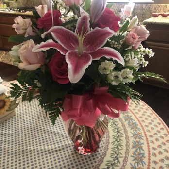 Gerryann's Flowers - Classic Love Bouquet - Premium - Florists Near Me - Lake Elsinore, California