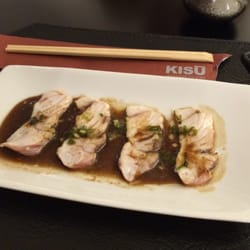Kisu Japanese Cuisine - Ussuzukuri - peixe branco com azeite e óleo de gergelim, com molho ponzu