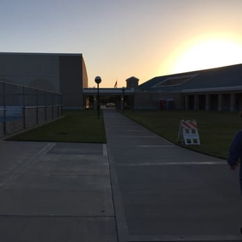 Arroyo Vista Recreation - Recreation Centers Near Me - Moorpark, California