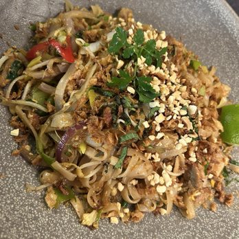 wagamama - midtown - 48. chicken pad thai - Asian Fusion Near Me - New York, New York