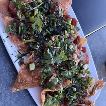 Yard House - Poke Nachos - Bars Near Me - Long Beach, California