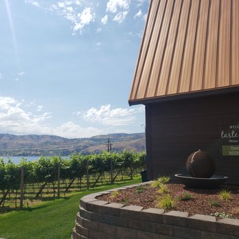 Cairdeas Winery - Wineries Near Me - Manson, Washington