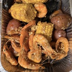 Surfing Crab - Head on shrimp and black mussels