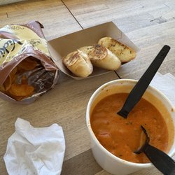Local's Deli - Red pepper tomato soup