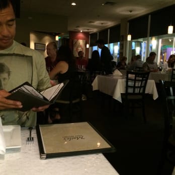 Maile's Thai Bistro - Interior - Thai Near Me - Honolulu, Hawaii